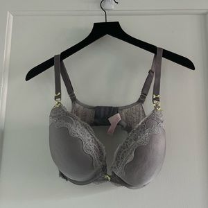 Victoria's Secret Bra gray with lime green detailing never worn size 38 DD